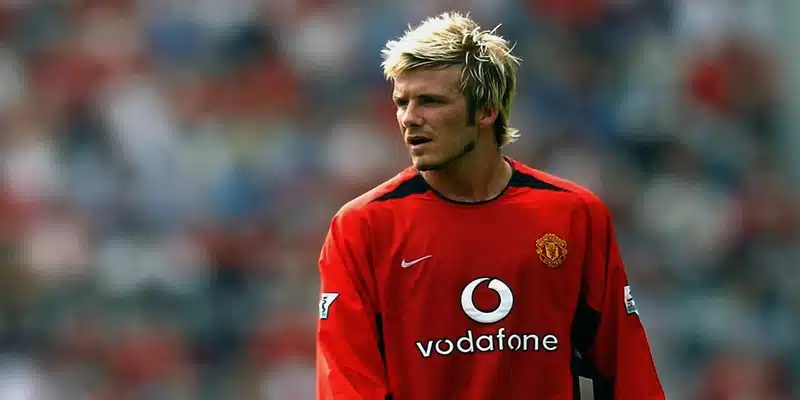 David Beckham bắt đầu sự nghiệp túc cầu tại CLB Manchester United