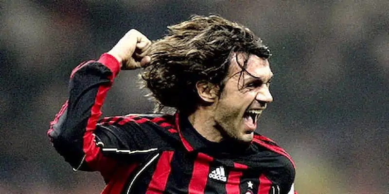 Huyền thoại Paolo Maldini cùng đội hình AC Milan trải qua thời kỳ đỉnh cao 